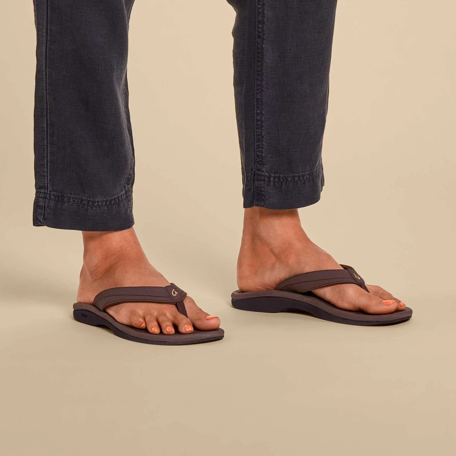 OluKai 'Ohana – Dark Java - Image 2